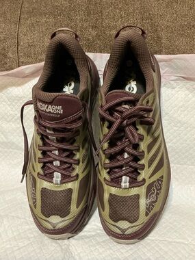 Hoka One One Men’s Speed 2 Running Shoes - Olive Green and Burgundy